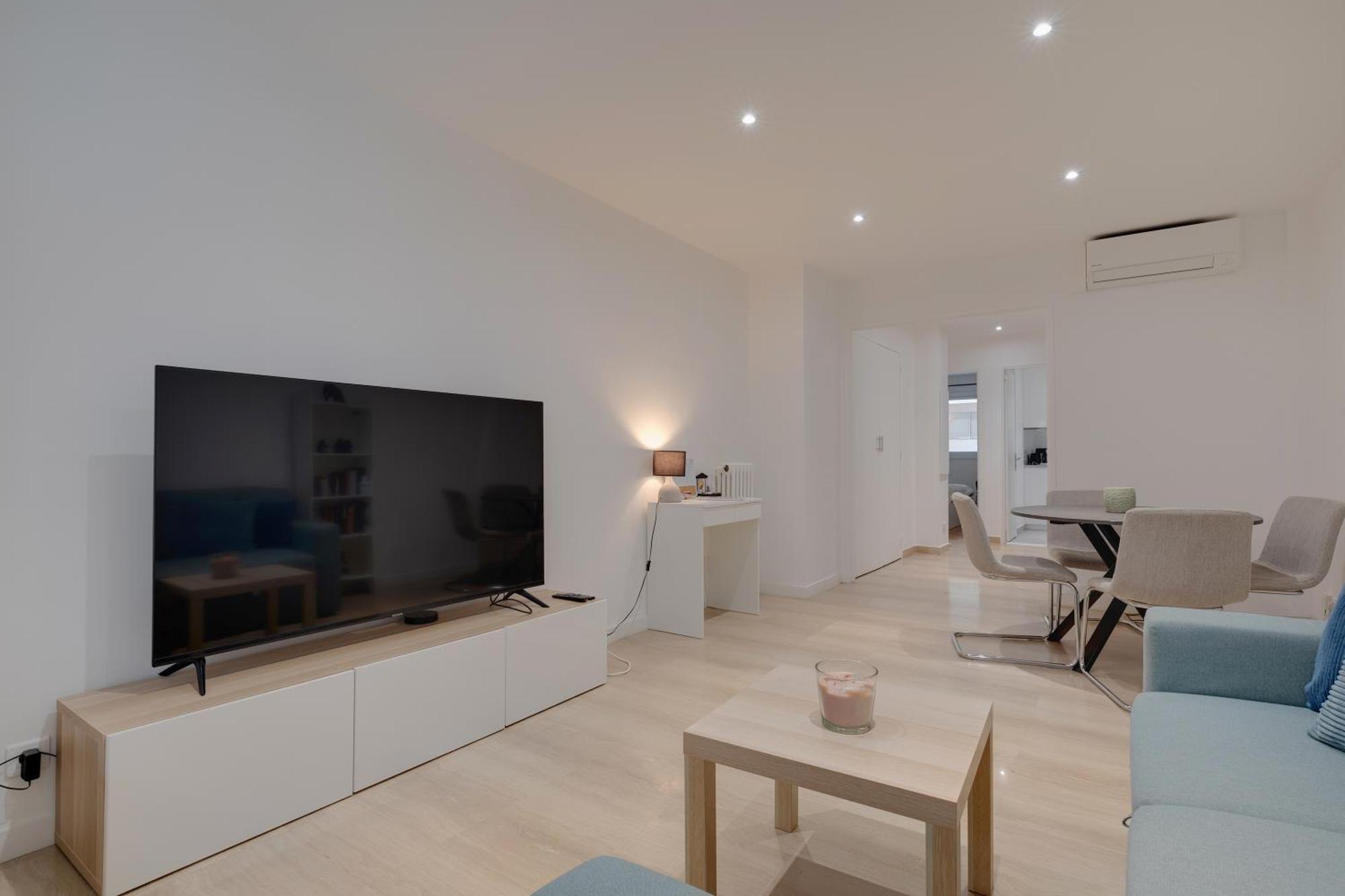 Newly Renovated Charming Downtown Apartment Antibes Bagian luar foto